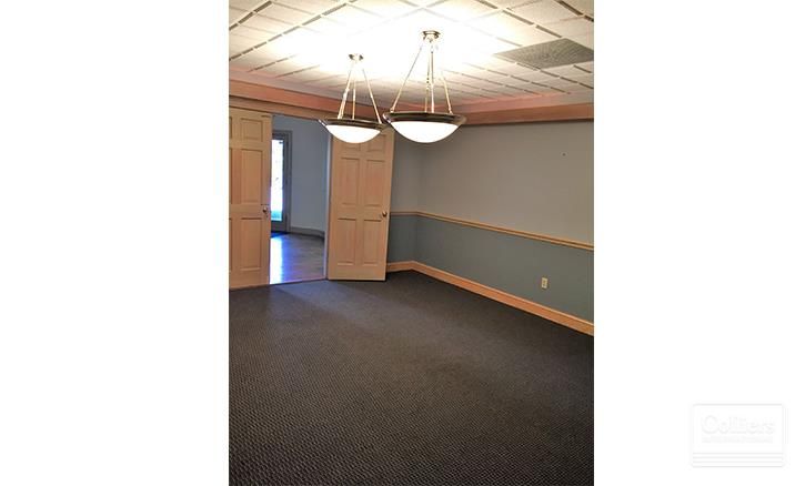 Office Building for Sale - Wells Rd.: 575 Wells Rd, Orange Park, FL 32073